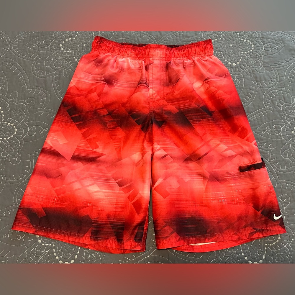 Nike Boys Red/Black Lined Swim Trunks Size Large